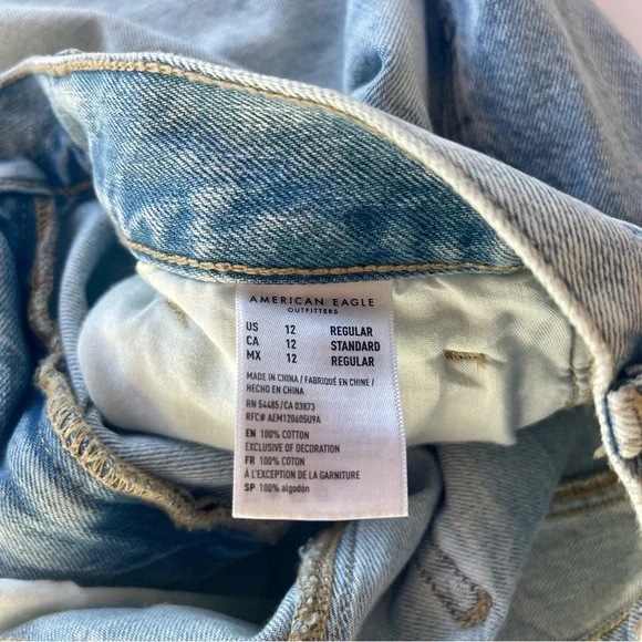 American Eagle | Ripped Mom Jean Distressed Size 12 Regular - Picture 11 of 14